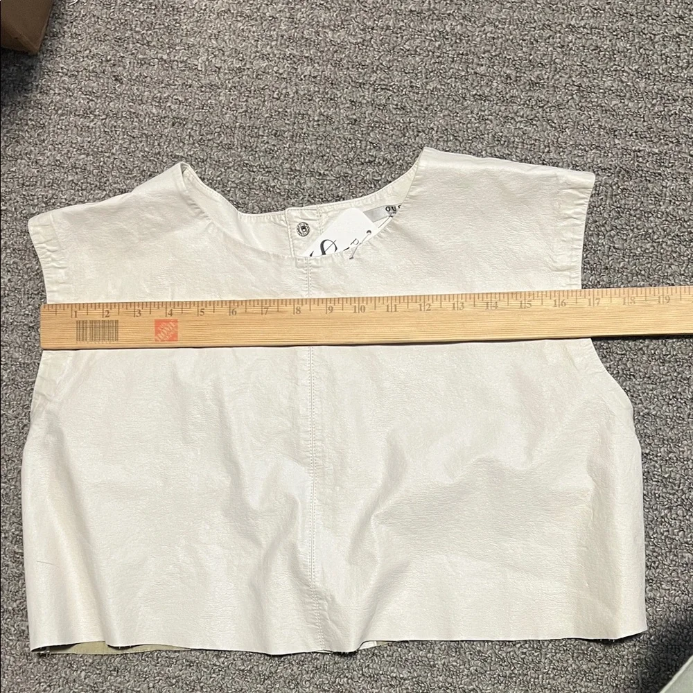 Guess White Button-Back Sleeveless Top - Picture 4 of 4